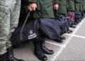 Миллионы за утилизацию: регионы РФ урезают медицину, чтобы платить рекрутам рекордные суммы