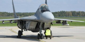 У Польщі заявили, що рішення щодо передачі МіГ-29 Україні мають ухвалити найближчими тижнями
