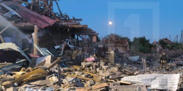 Під Кривим Рогом російська ракета знищила будинок багатодітної родини, загинули шестеро людей