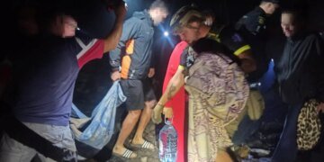 На Дніпропетровщині, де загинула ціла родина після атаки рф, врятовано двох дітей з-під завалів