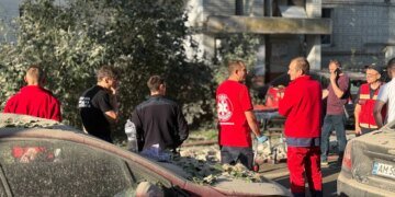 Ракетна атака рф на Львів: близько 20 постраждалих, людей деблокують з-під завалів