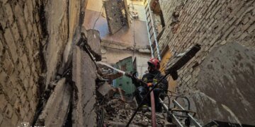 Уже 30 постраждалих у Львові внаслідок російського удару, триває рятувальна операція