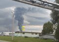 Не лише під пензою: у рф фіксують атаку дронів на склад Wildberries в удмуртії, сталася пожежа
