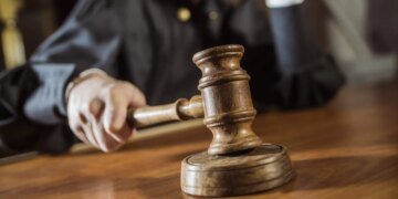 Суд відправив під варту двох військових полку "Скеля" за катування побратимів