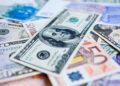 Не спешите менять валюту: какие доллары и евро стоят дороже номинала