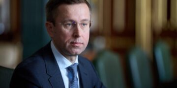 Зеленский провел первое совещание с премьером Корецким: назван главный приоритет нового правительства