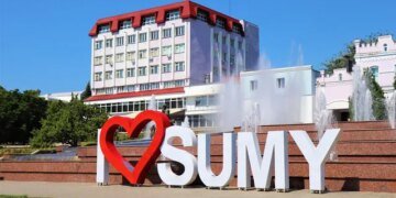 росіяни атакували Суми керованими авіабомбами, є загибла та постраждалі