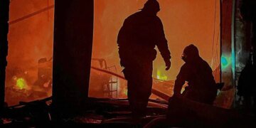 росіяни вранці атакували склади у Броварах, є загиблий та поранені