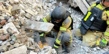 У Херсоні під завалами закладу освіти знайшли тіло загиблого після удару рф КАБами