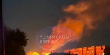 У Криму вночі лунали вибухи, у Керчі сталися пожежі