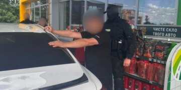 В Киеве раскрыли схему фиктивных браков для выезда за границу военнообязанных