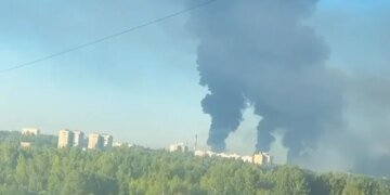 Зеленський підтвердив ураження двох російських НПЗ, катерів і суден "тіньового флоту"