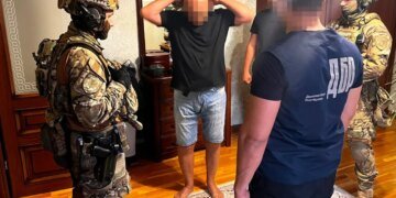 Схему з 1,5 тис. "списаних" з військового обліку викрили на Закарпатті, фігурує екскерівник Мукачівського ТЦК
