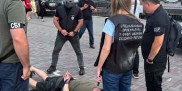 Офицера Национальной гвардии задержали в Харькове за схему с выездом за границу