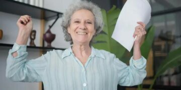 Пенсионерам разрешили ещё раз пересчитать выплаты: кому стоит обратиться в Пенсионный фонд