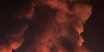 росіяни атакували Запоріжжя, пошкоджено торговельний центр та приватний будинок