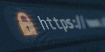 Відкликання міжнародних сертифікатів створило проблеми для російських сайтів – розвідка