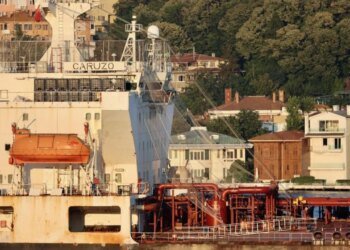Россия превращает свои нефтяные танкеры в бронированные чудовища. ФОТО