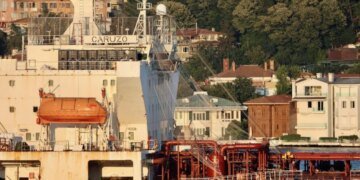 Россия превращает свои нефтяные танкеры в бронированные чудовища. ФОТО