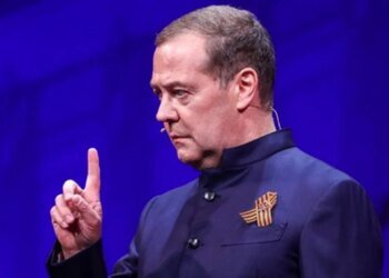 Медведев начал угрожать российской молодежи. ВИДЕО