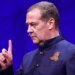 Медведев начал угрожать российской молодежи. ВИДЕО
