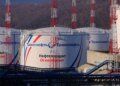 російський термінал “Шесхаріс” на Чорному морі призупинив навантаження після атаки дронів – Reuters