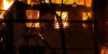 рф атакувала Одещину: зруйновано взуттєву фабрику, сталися пожежі