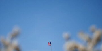 США вимагають від країн обрати сторону в гонці ШІ з Китаєм – Reuters