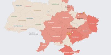 росіяни атакували Кривий Ріг і Кропивницький, є поранений та перебої зі світлом