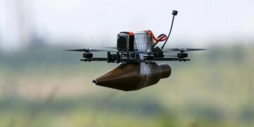 На Запоріжжі ворог атакував автомобіль, що віз хліб у прифронтове село