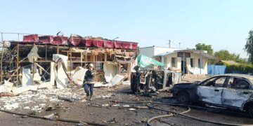 Російська атака на Печеніги: рф вдарила двома "Бандеролями", постраждалих вже більше