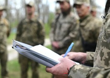 ТЦК в Днепре отправил на полигон единственного опекуна 17-летней сироты, – омбудсмен
