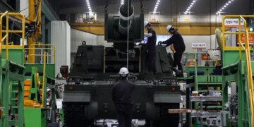 Армія США обрала Hanwha для розробки нової мобільної 155-мм гармати