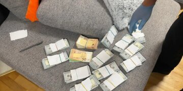 Пропонувала операцію на хребті за 12 000 доларів – у Дніпрі затримали військову медикиню
