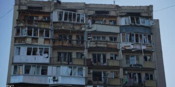 Через масовану російську атаку 40 тисяч осель у Києві без світла