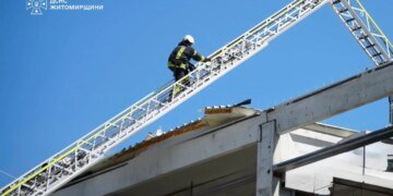рф на Житомирщині атакувала логістичну інфраструктуру: двоє постраждалих