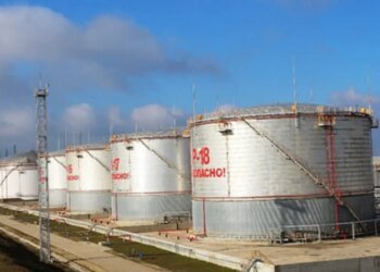 Украинские разведчики нанесли удары по двум аэродромам и нефтяному терминалу России