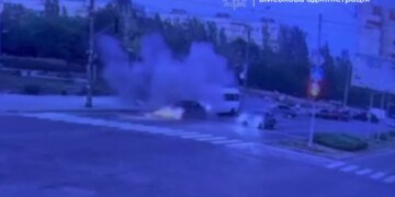Дрон попал в маршрутку с пассажирами в Запорожье — момент удара попал на ВИДЕО