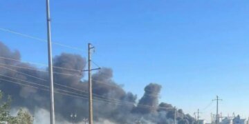 Обломки беспилотника упали на предприятие в порту Ейска в Краснодарском крае РФ – вспыхнул пожар. ОБНОВЛЕНО