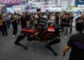 Робот-кінь та вершник опинилися в центрі уваги на конференції у Китаї