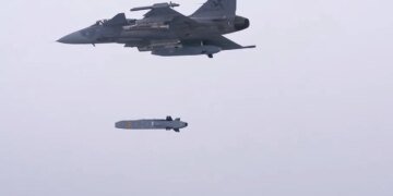 Швеція вперше запустила ракету Taurus з винищувача Gripen
