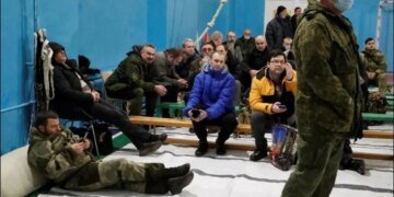 Кремль готовится к новой мобилизации: в регионах проверяют, как будет размещать и вооружать новобранцев
