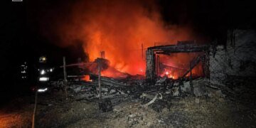 рф масовано атакувала Одещину: головний удар – по продовольчих складах і енергетиці