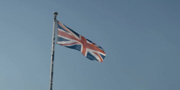 Велика Британія допоможе зупинити запуск російських ракет по Україні – Бернем