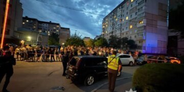 «Самосуд – не оправдание»: полиция прокомментировала нападение на ТЦК в Тернополе. ВИДЕО