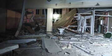Зеленський: рф вдарила по 9 областях, на підприємствах у Чубинському ліквідовують пожежі
