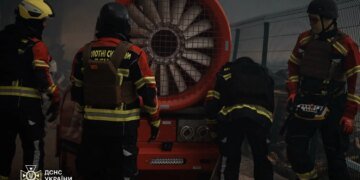 Київщина сьогодні зазнала близько 30 ворожих атак: рятувальники гасять пожежі