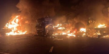 Київ і область атакують понад дві доби поспіль – пошкоджено щонайменше 14 складів