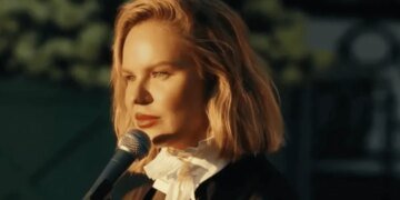 Поэтесса противопоставила украинцев с Востока и Запада – и подверглась шквалу критики