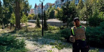 В Киеве обломки сбитого дрона убили 2-летнюю девочку в парке